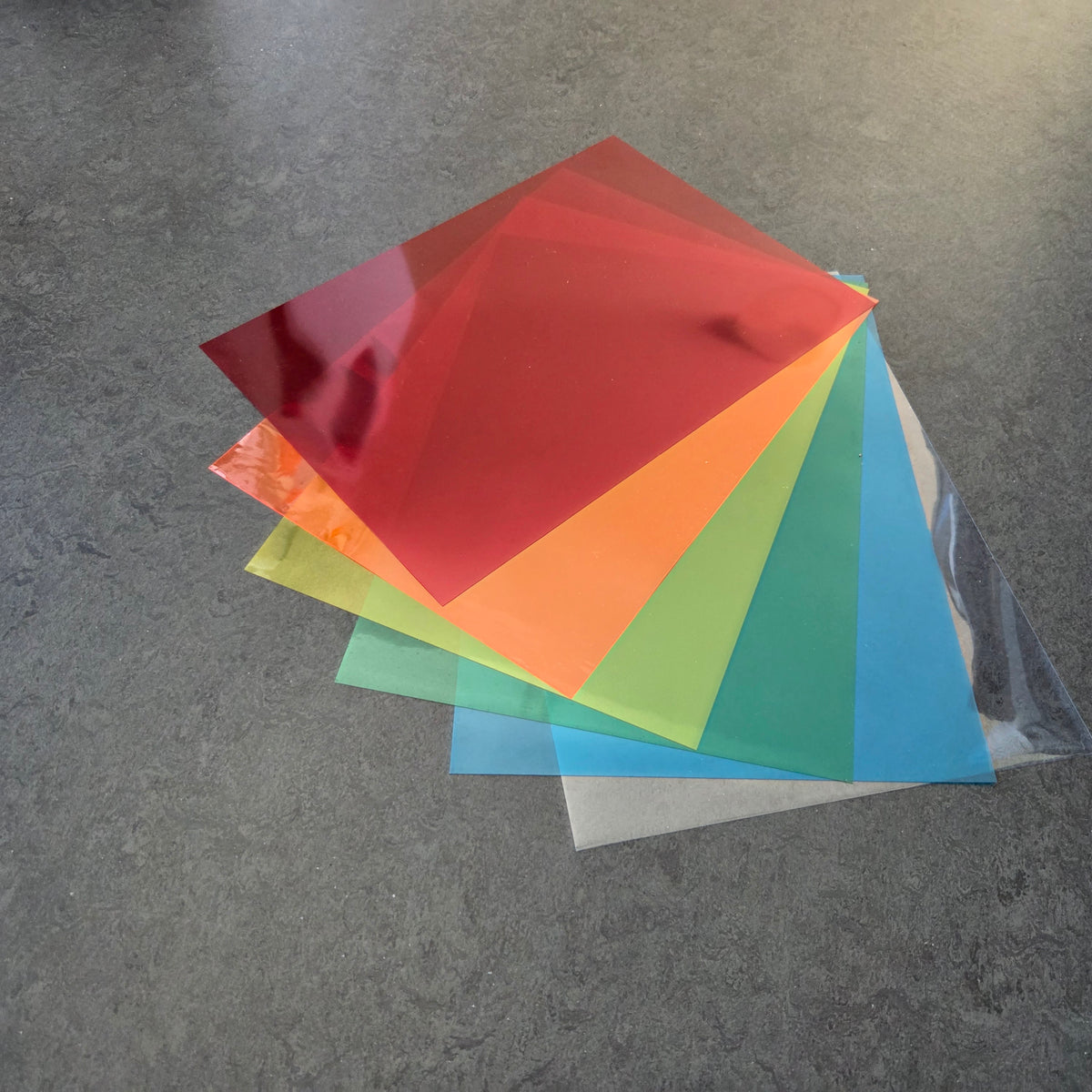 Färgade transparenta A4-ark – 6 pack | Tjock plast för pedagogiska aktiviteter och skapande