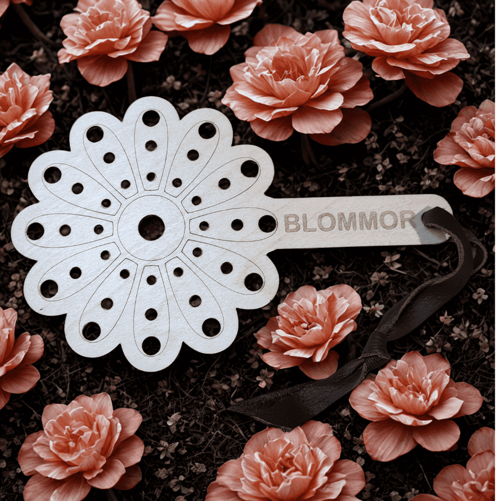 Flower paddle- collect, sort, make patterns- 21cm