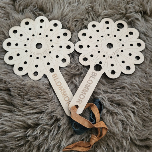 2 flower collecting paddles